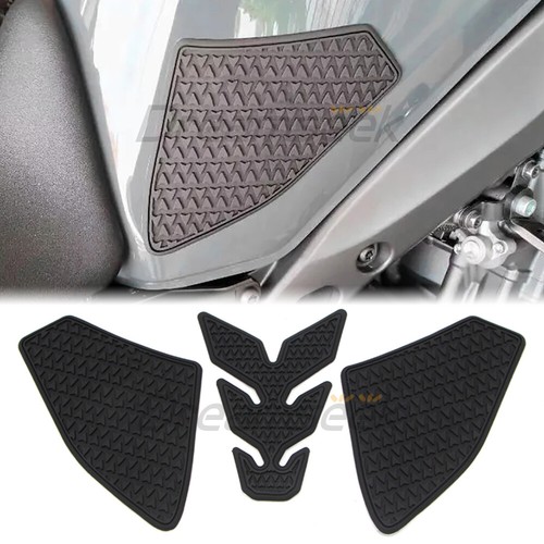 Fuel tank pad traction - pad,