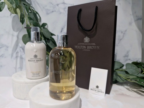 Molton brown gift - molton, flora