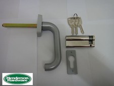 OUTSIDE ACCESS HANDLE WITH
