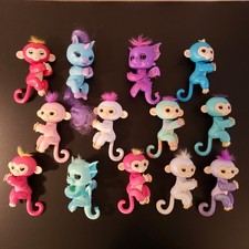 WowWee Fingerlings lot of 13
