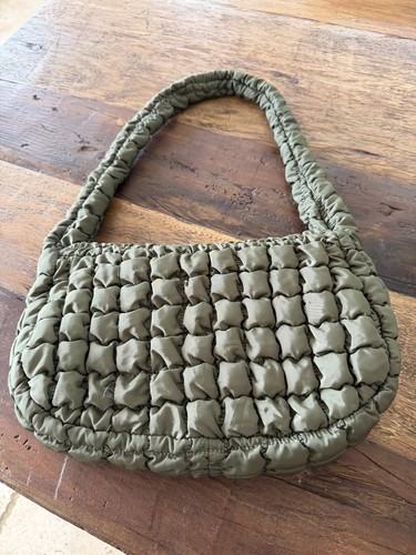 Women green puff hand bag - green,