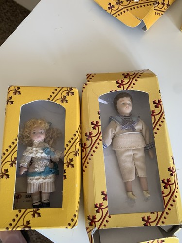 Dolls house children - 2x,