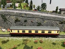 Hornby BR Corridor Coach