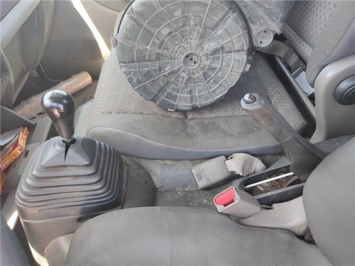Center console nissan cabstar - center,