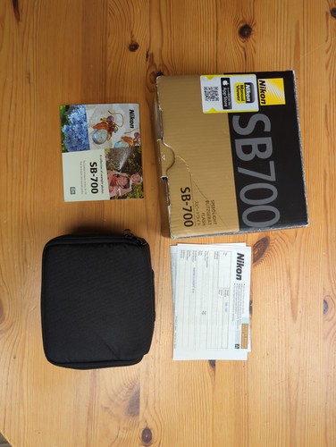 Nikon 700 speedlight - sb-700,