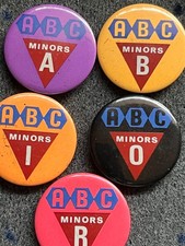 VINTAGE ABC MINORS CINEMA CLUB BUTTON PIN BADGES X 5 - LETTERS A, B, I, O, R