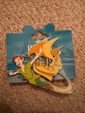 Disney pin. Peter pan boat ship. Disneyland Paris