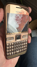Nokia E72 Gold - Retro Dumb Phone for Minimal Distractions