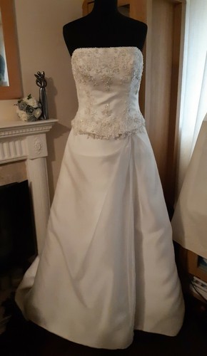 Gorgeous ivory wedding dress - gorgeous,