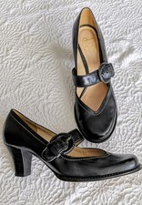 Clarks vintage style black leather court shoes with white contrast stitching UK7