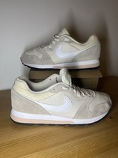 Nike MD Runner - Beige/Creme -