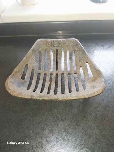 Gilda cast iron fire frill - gilda,