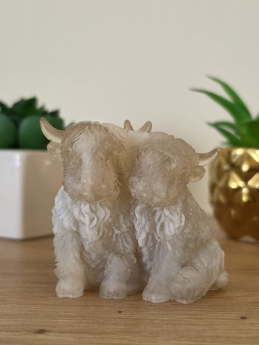 Resin cow figure - cow,