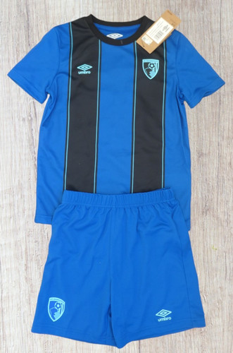 Bnwt boys years - bnwt,