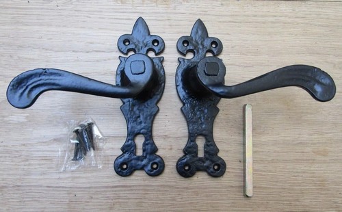Rustic iron lever lock - iron,