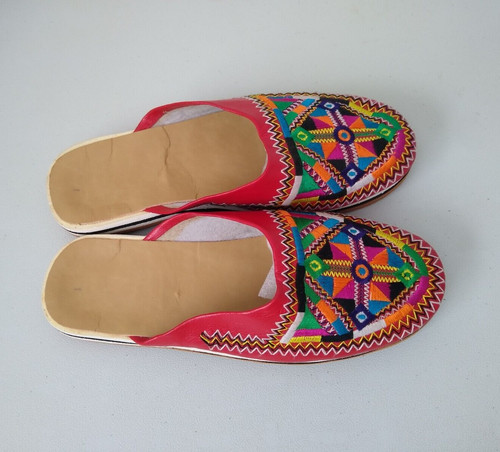 Embroidered moroccan shoes - moroccan,