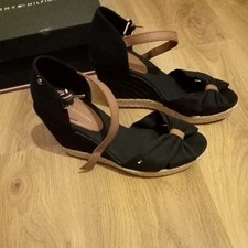 Tommy Hilfiger Bow Strap Low