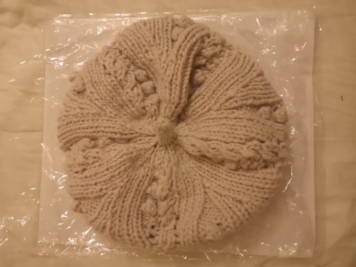 Stunning beige crochet - beige, beret