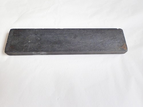 Natural oilstone sharpening - ,