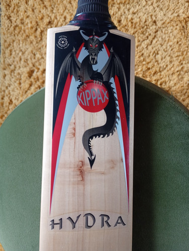 Kippax dragon cricket bat - dragon,