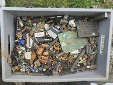 Random 1kg computer connectors
