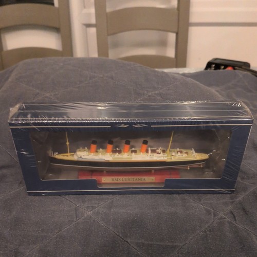 Rms lusitania 1250 diecast - 1:1250,