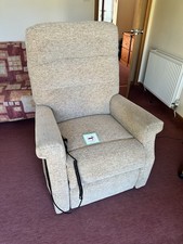 Skipton Large Riser Recliner