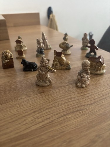 Wade nursery rhyme figures