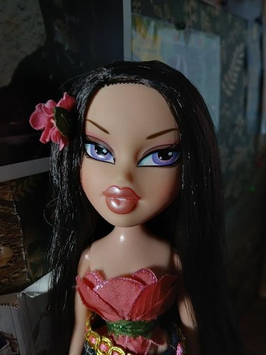 Bratz flower girlz nora doll - bratz,