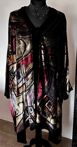 Hampstead bazaar velvet - 🖤,