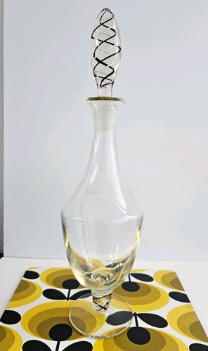 Decanter with pedestal base - , &