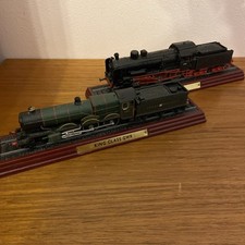 2 x Static Train Models Atlas Edition King Class GWR & P8 Class