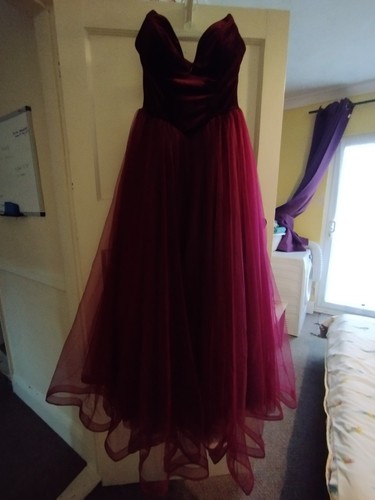 Staces dark red - staces,