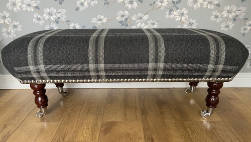 New footstool laura - new,