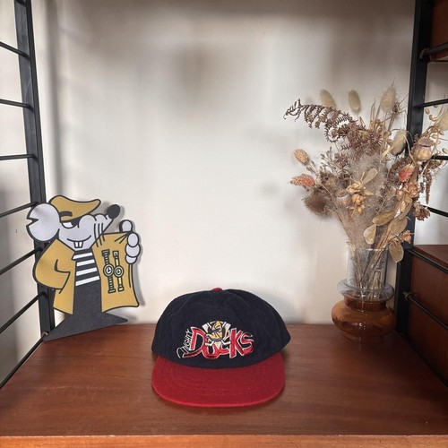 Vintage 90s usa anaheim - anaheim, mighty