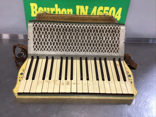 Vintage carmen accordion piano - carmen,