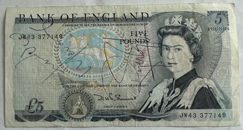 Signed note by queen - £5,