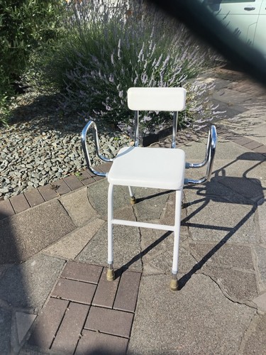 Perching stool resting chair - /,