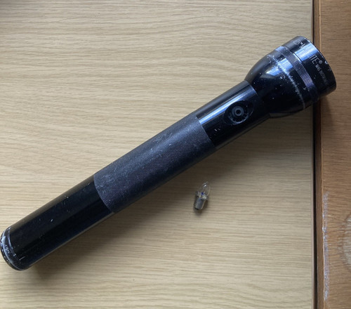 Mag lite cell torch - 3d,