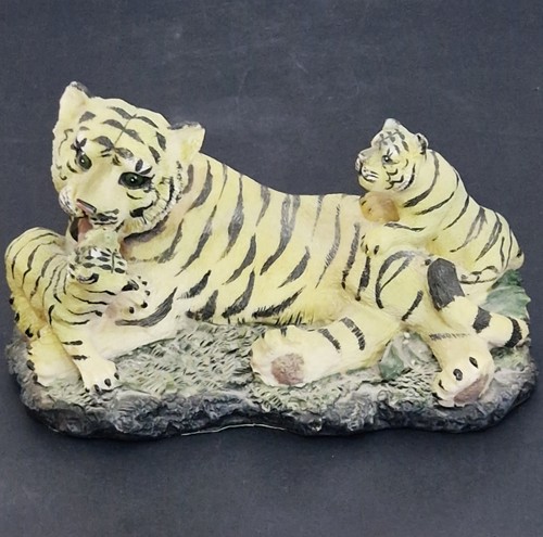 Academy tiger cubs - academy, resin