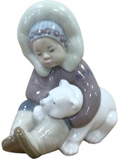 Lladro 1195 Porcelain Figurine Eskimo Child with Polar Bear Collectible 13cm