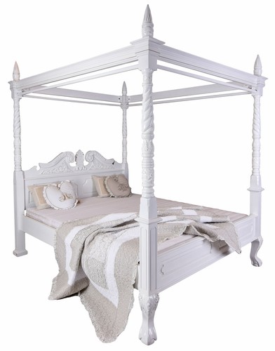 Four poster bed double bed