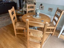 Round Pine table with 4 pine