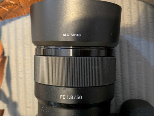 Sony 1 8 fe - f/1.8,