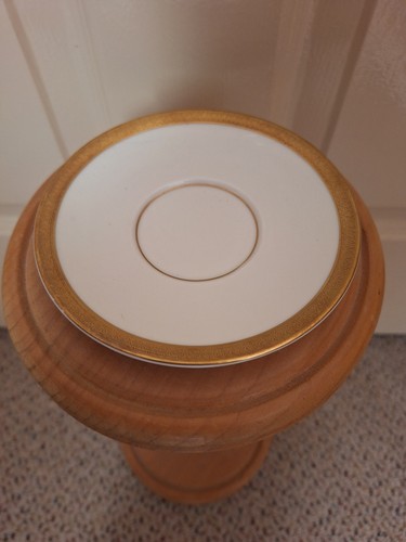 Royal doulton gold - royal,