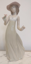 Lladro Nao “Gentle breeze”
