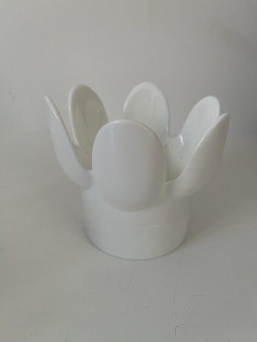 Tulpan milk glass candle