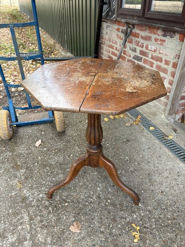 Pedestal octagonal side table - octagonal,