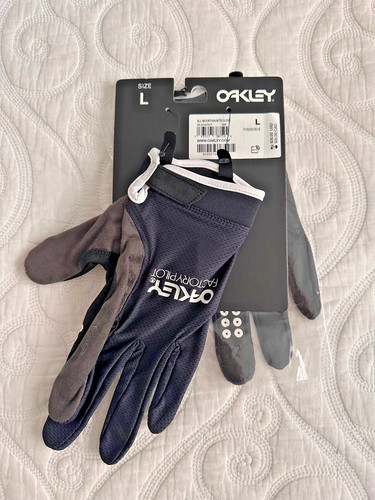 New oakley all mountain - new,