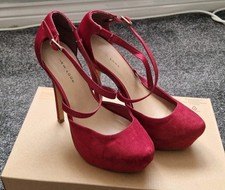 NEW LOOK - Red Suede High Heel